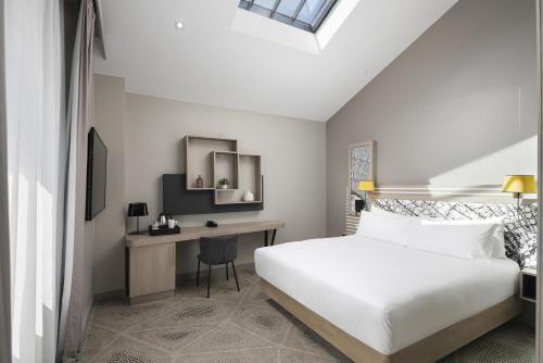 Deluxe King Skylight Room del hotel Hilton Garden Inn Paris La Villette. Foto 2