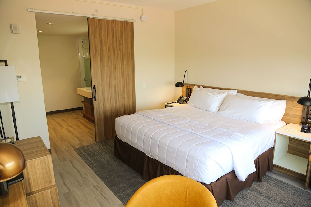 Habitación Deluxe, 1 cama de matrimonio grande, no fumadores del hotel Wyndham Garden North Bergen Near Secaucus