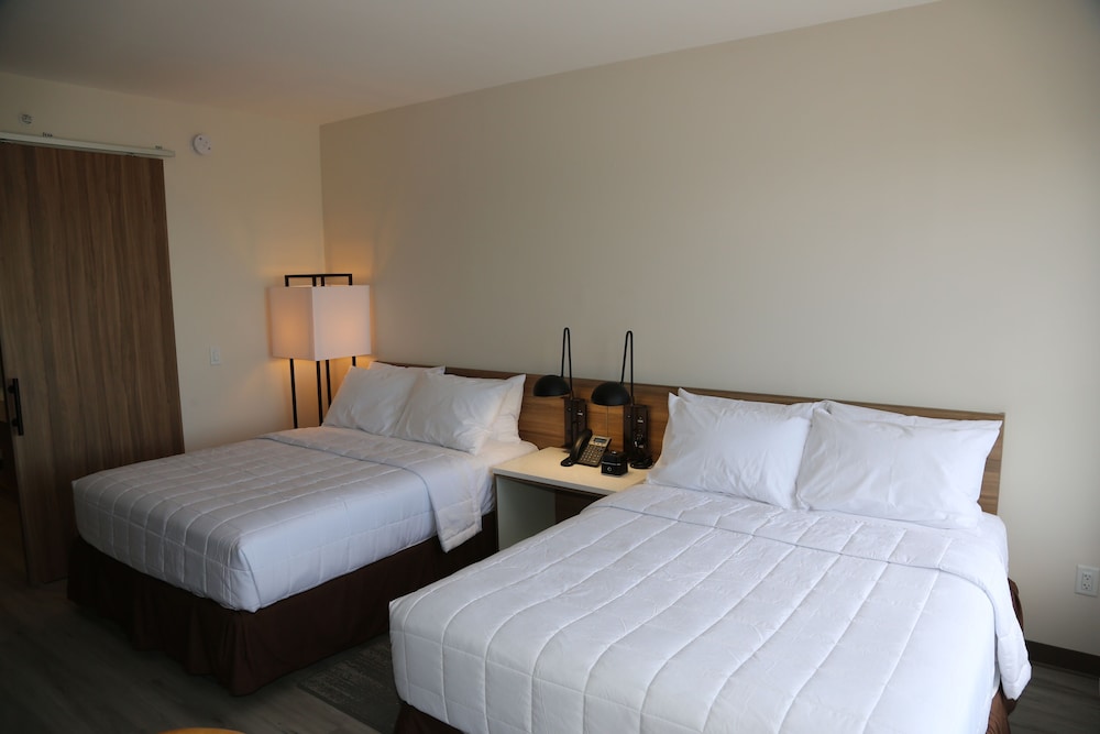 Habitación Deluxe, 2 camas de matrimonio, no fumadores del hotel Wyndham Garden North Bergen Near Secaucus