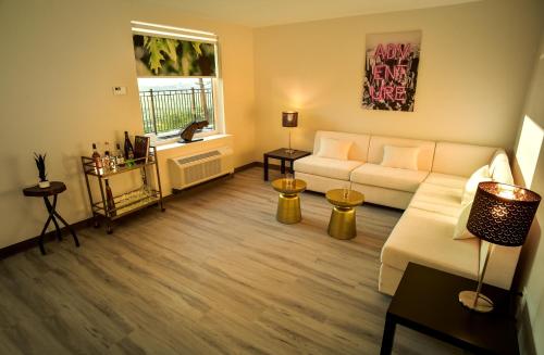 Suite Junior con cama extragrande - Adaptada para personas con movilidad reducida - No fumadores del hotel Wyndham Garden North Bergen Near Secaucus. Foto 12