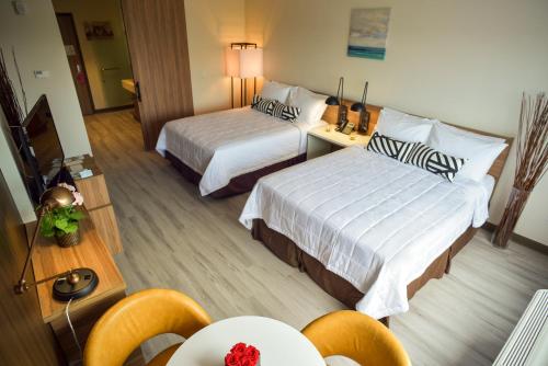 Habitación Deluxe con 2 camas grandes - No fumadores del hotel Wyndham Garden North Bergen Near Secaucus. Foto 2