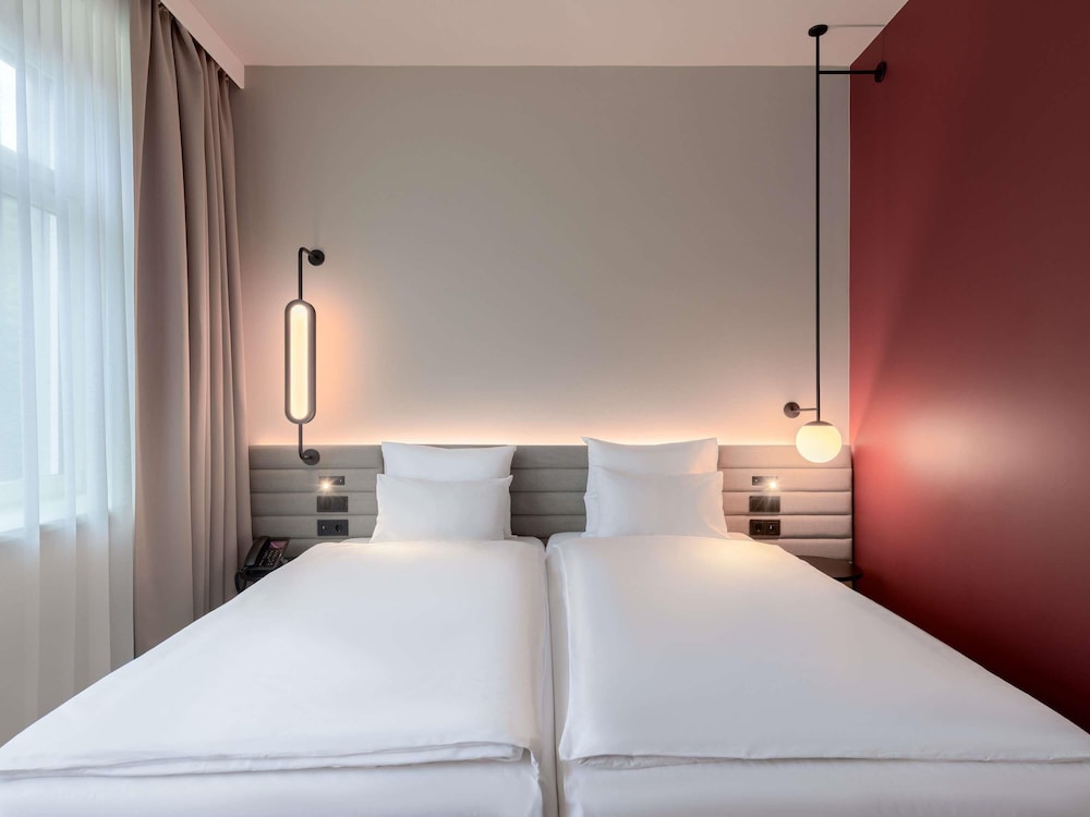 Habitación doble ejecutiva con cama doble (200x210 cm) del hotel Novotel Münster City. Foto 2