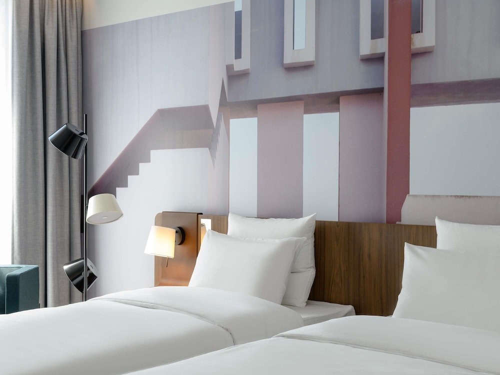Habitación Standard con 2 camas individuales (90 x 210 cm) del hotel Novotel Regensburg Zentrum. Foto 1