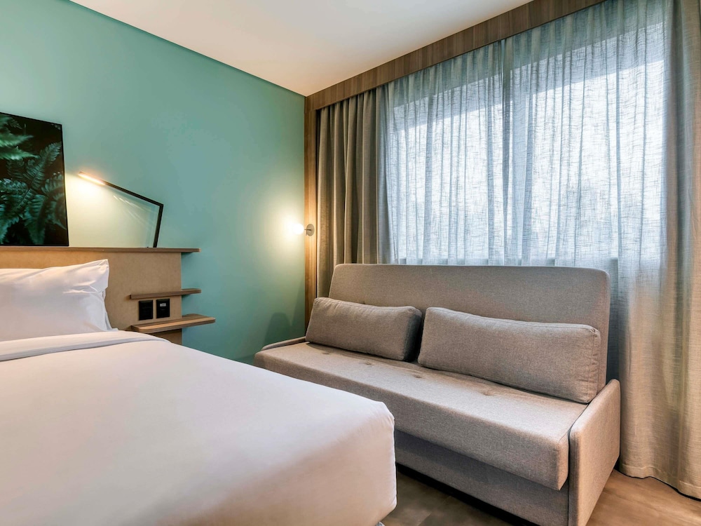 Habitación Executive con 1 cama doble y 1 sofá cama del hotel Novotel Belo Horizonte Savassi. Foto 2