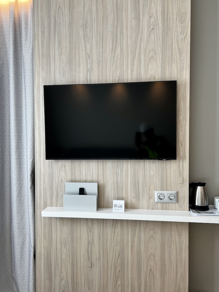 Habitación estándar, 2 camas individuales (Free Breakfast) del hotel Holiday Inn Express - Madrid - Airport, an IHG. Foto 3