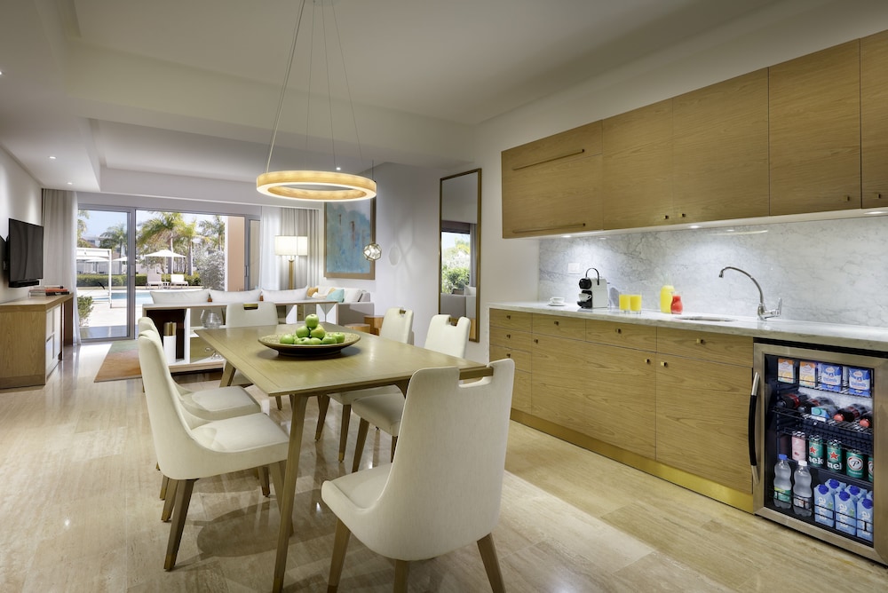 Suite Master de dos dormitorios Swim - Up del hotel Paradisus Grand Cana - All Suites - All Inclusive. Foto 6
