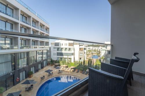 Habitación Doble con vistas a la piscina del hotel Dominium Hivernage. Foto 3