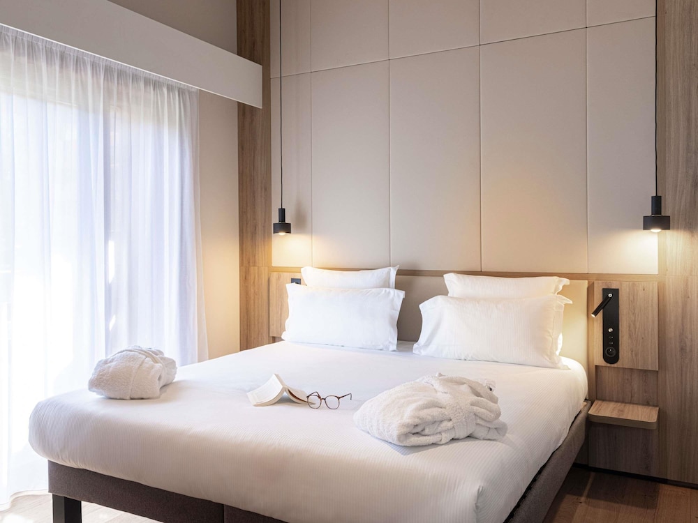 Suite Ejecutiva, balcón - 1 cama doble y 1 sofá - cama doble del hotel Novotel Megève Mont-blanc