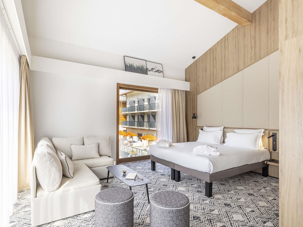 Suite Ejecutiva, balcón - 1 cama doble y 1 sofá - cama doble del hotel Novotel Megève Mont-blanc. Foto 4