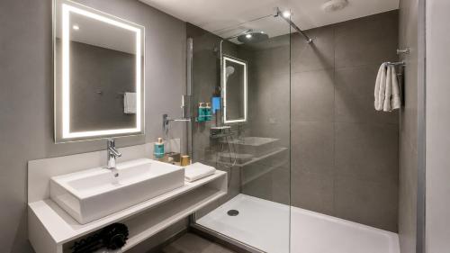 Habitación Doble Clásica - 2 camas del hotel Novotel Saint-Étienne Centre Gare Châteaucreux. Foto 9