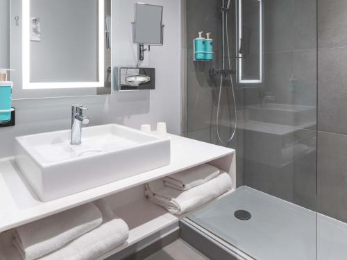 Habitación Doble Clásica - 2 camas del hotel Novotel Deauville Plage. Foto 1