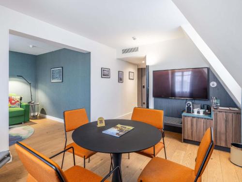 Duplex Suite with One Double Bed and Sofa del hotel Novotel Deauville Plage. Foto 3