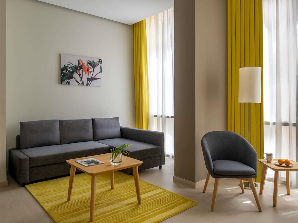 Apartamento de dos dormitorios, 2 camas King Size y 1 sofá - cama individual del hotel Adagio Doha. Foto 4
