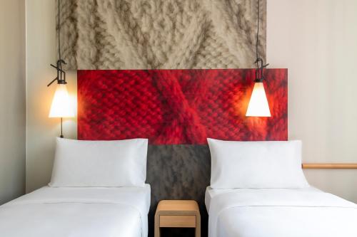 Suite Familiar Conectada del hotel Ibis Doha. Foto 1