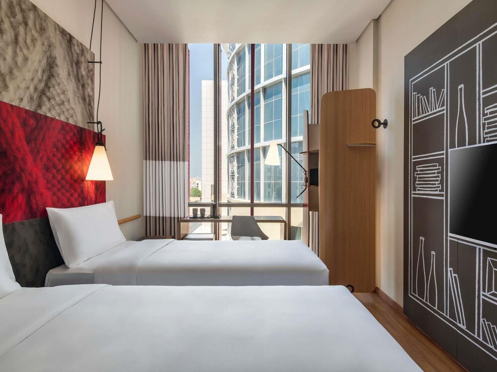 Habitación Estándar con 2 camas individuales, vistas a la piscina del hotel Ibis Doha