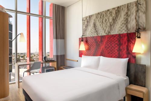 Suite Familiar Conectada del hotel Ibis Doha. Foto 6