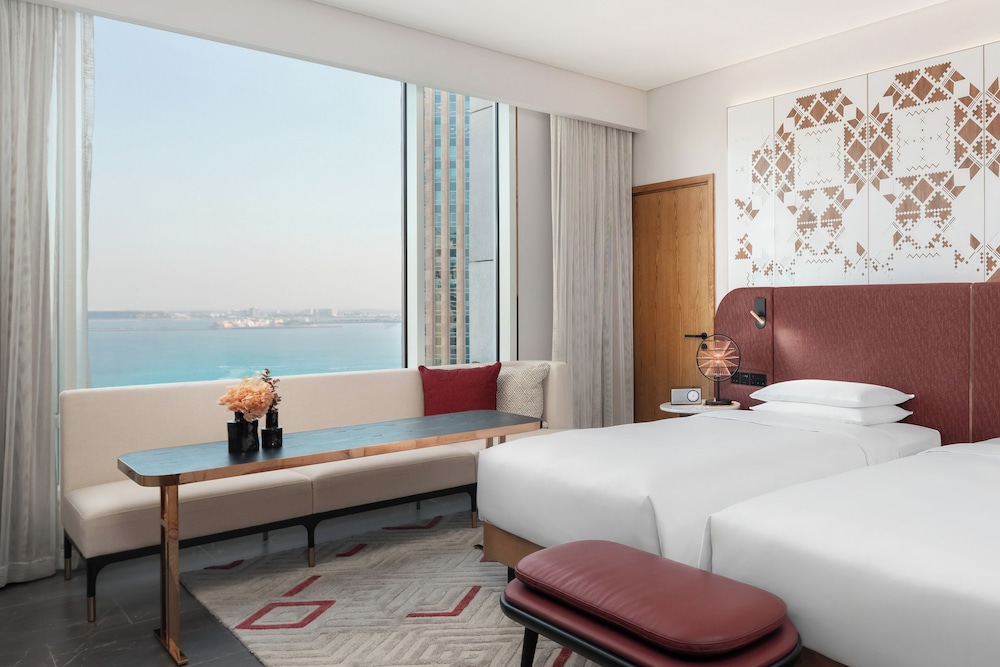2 Camas Individuales con Vistas al Mar del hotel Andaz Doha, A Concept By Hyatt. Foto 1