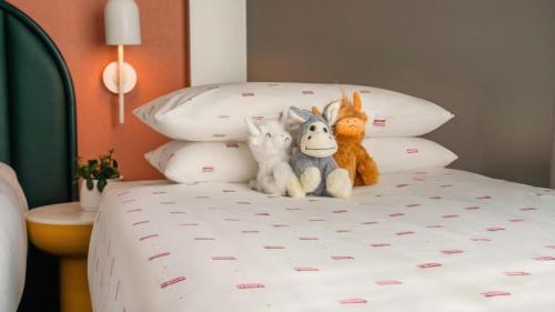 Habitación Art Plus - 1 cama extragrande del hotel Art'otel London Battersea Power Station, Powered by Radisson Hotels. Foto 4