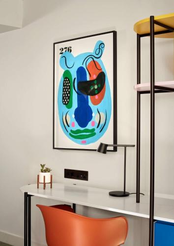 Habitación Art Twin - 2 camas individuales del hotel Art'otel London Battersea Power Station, Powered by Radisson Hotels. Foto 1