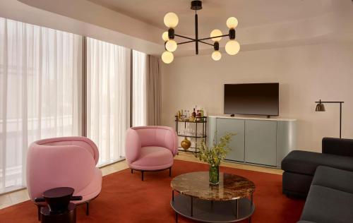 Suite de 1 dormitorio del hotel Art'otel London Battersea Power Station, Powered by Radisson Hotels. Foto 1