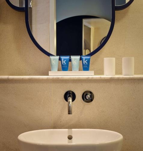 Suite 1 Cama king Sofá Cama incluido Normal del hotel Art'otel London Battersea Power Station, Powered by Radisson Hotels