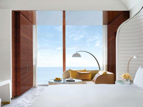 Habitación Premier King con Vistas al Mar y Balcón del hotel Fairmont Doha