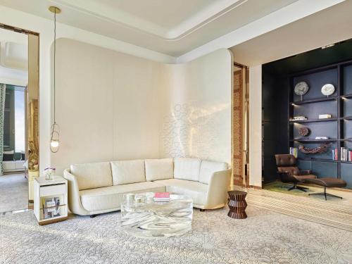 Suite Gold de Una Habitación con Vistas a la Ciudad y Balcón del hotel Fairmont Doha. Foto 7