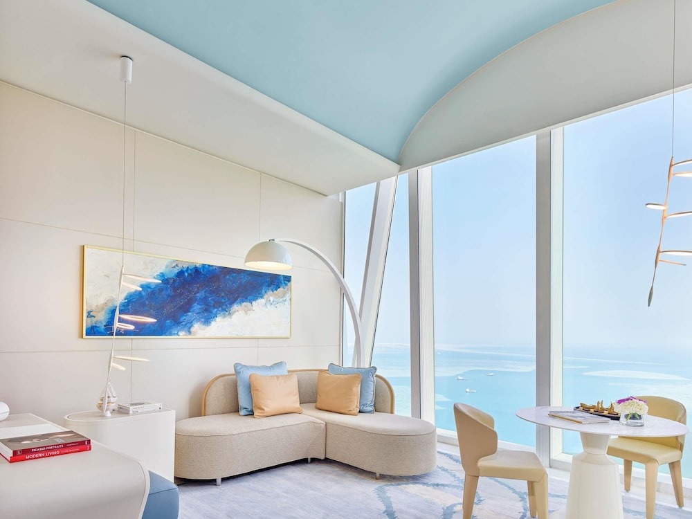 Suite Gold de Una Habitación con Vistas al Mar y Balcón del hotel Fairmont Doha