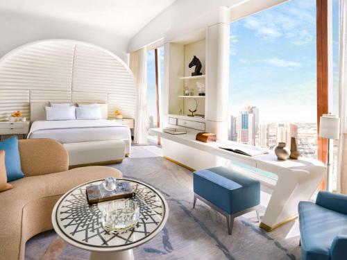 Suite Junior con Vistas a la Ciudad y Balcón del hotel Fairmont Doha