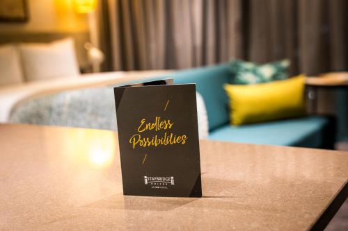 Suite de 1 dormitorio del hotel Staybridge Suites London Heathrow - Bath Road, an IHG Hotel. Foto 13