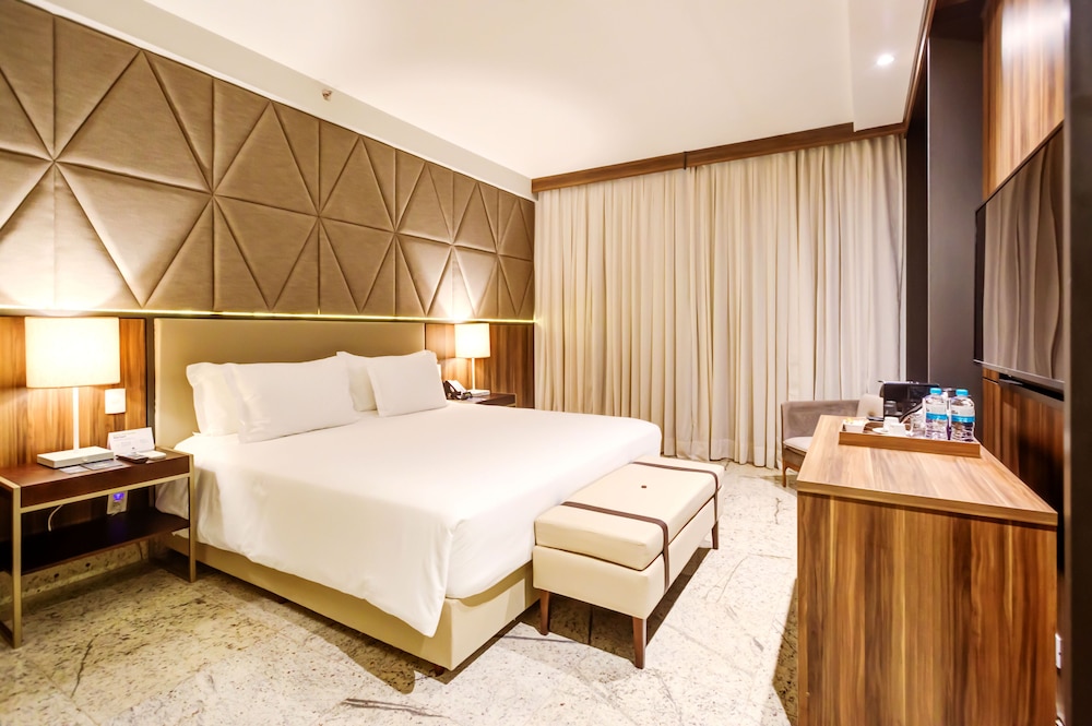 Habitación superior, 1 cama de matrimonio grande del hotel DoubleTree by Hilton - Foz do Iguaçu. Foto 4