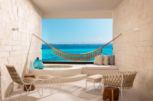 Suite Junior Signature con bañera de hidromasaje - Frente al mar del hotel Impression Isla Mujeres by Secrets – Adults only – All Inclusive