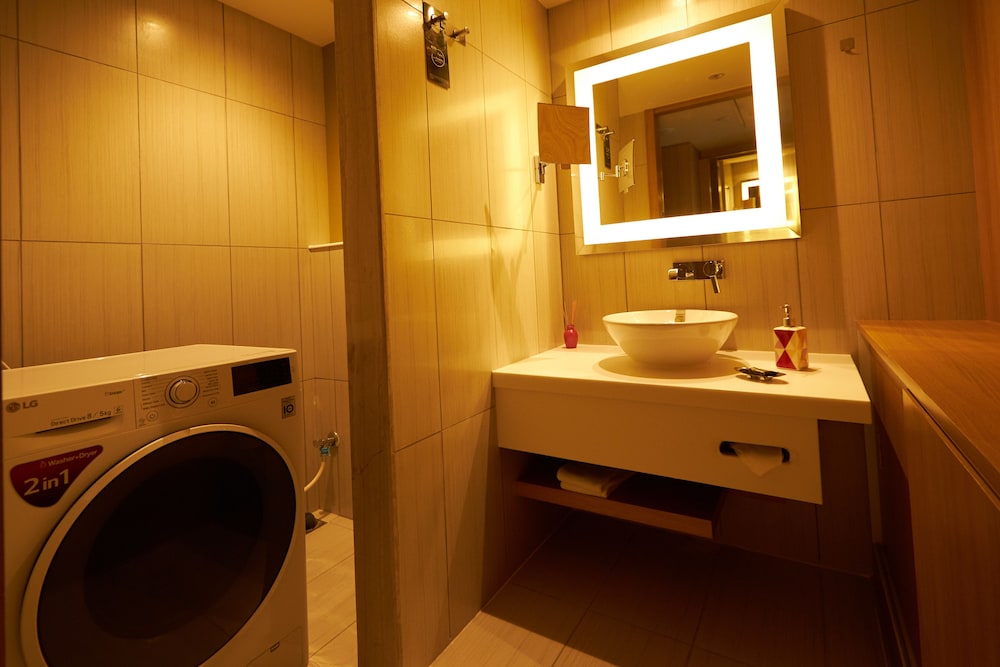 Habitación Ejecutiva con Cama King y Privilegios Adicionales del hotel Novotel Chennai Omr. Foto 21