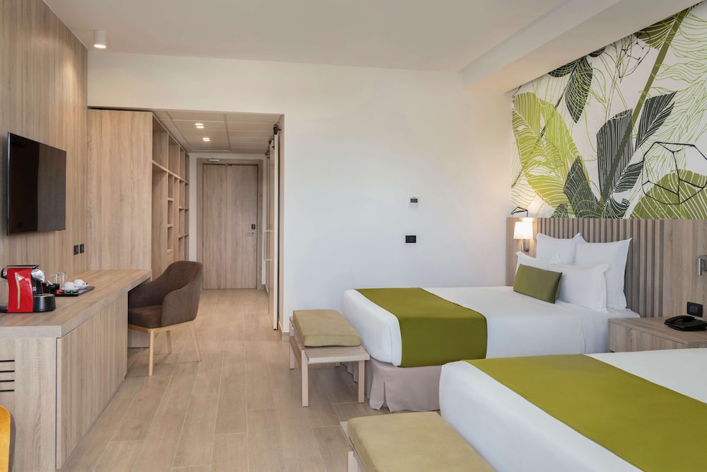 Habitación junior doble, vistas al jardín del hotel Serenade All Suites - Adults Only Resort. Foto 4
