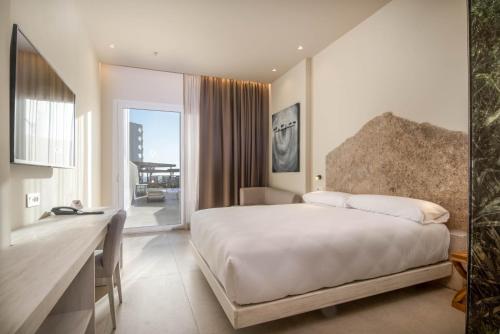 Habitación Doble Deluxe del hotel Hotel Cádiz Bahía By Q Hotels. Foto 3