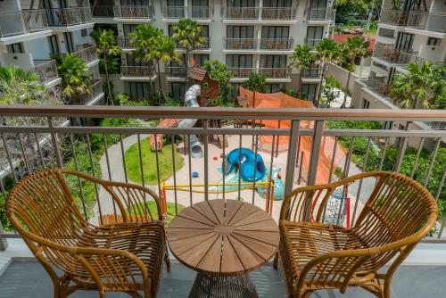 King Room with Bunk Beds - Playground View del hotel Holiday Inn Resort Samui Bophut Beach, an IHG Hotel. Foto 8