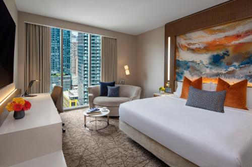 Habitación con cama extragrande del hotel Courtyard by Marriott New York Manhattan/Midtown West. Foto 5