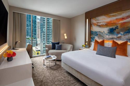 Habitación con cama extragrande del hotel Courtyard by Marriott New York Manhattan/Midtown West. Foto 6