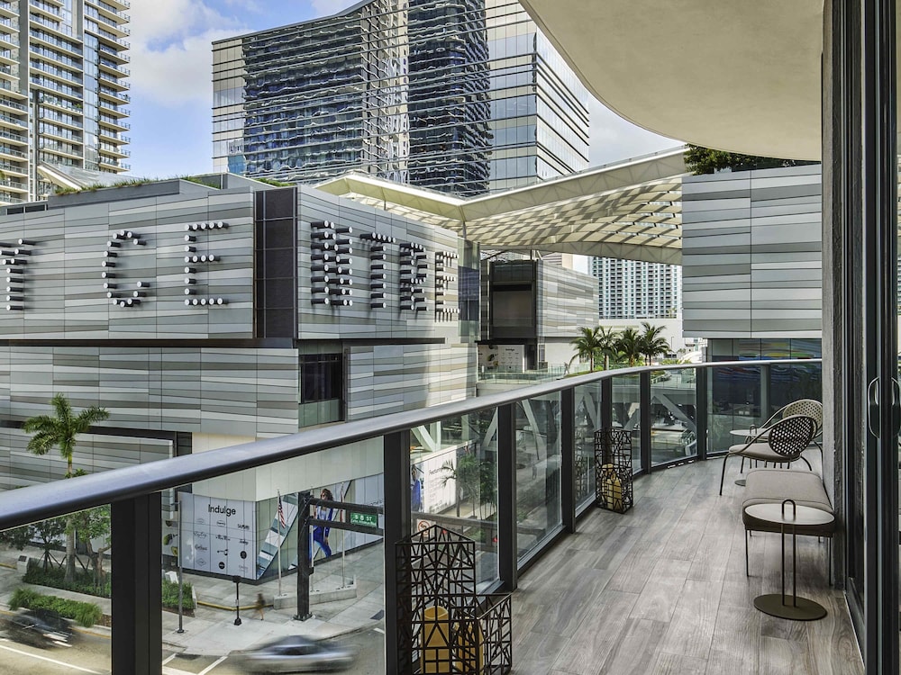 SUITE SLS LUX DE DOS DORMITORIOS ADA del hotel Sls Lux Brickell. Foto 3