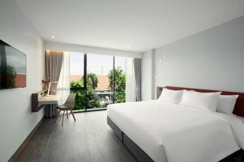 Habitación Superior con cama extragrande del hotel Centara Life Hotel Bangkok Phra Nakhon. Foto 2