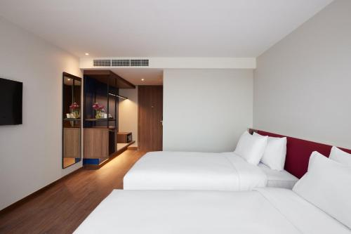 Habitación Doble Deluxe - 2 camas del hotel Centara Life Hotel Bangkok Phra Nakhon. Foto 10