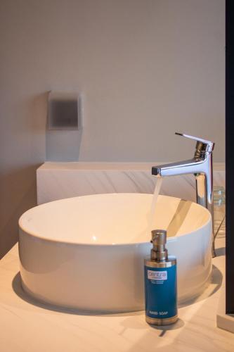 Suite del hotel Centara Life Hotel Bangkok Phra Nakhon. Foto 7