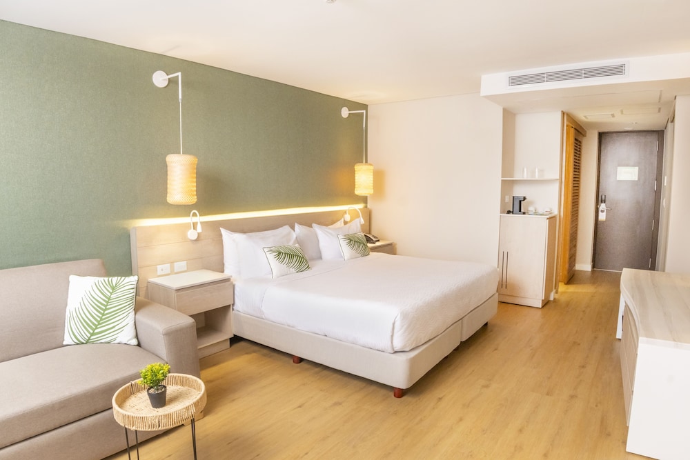 Habitación Doble Estándar con vista al mar del hotel Grand Sirenis San Andres. Foto 4