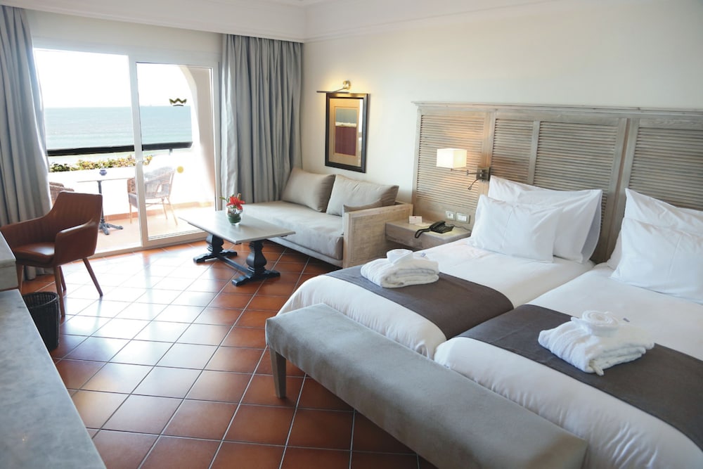 Habitación doble, balcón, vistas parciales al mar del hotel Riu Tikida Beach - All Inclusive - Adults Only. Foto 4
