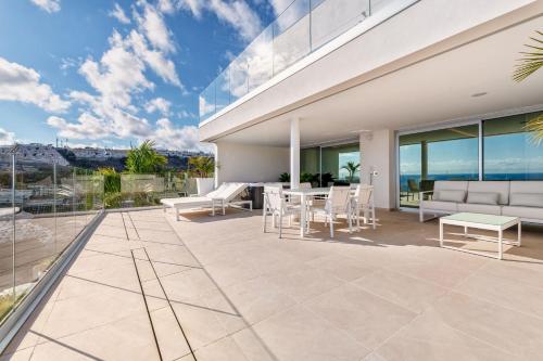 Apartamento Superior con vistas al mar y jacuzzi del hotel Grand Horizon Luxury Boutique Apartments. Foto 4