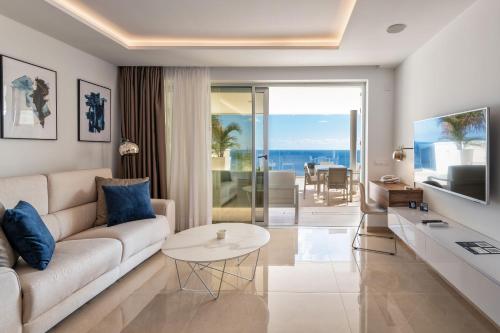 Apartamento Superior con vistas al mar y jacuzzi del hotel Grand Horizon Luxury Boutique Apartments. Foto 8