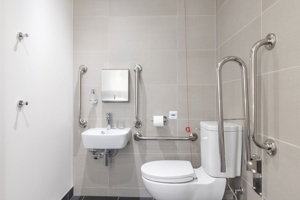 Habitación Accesible con 1 Cama King del hotel Novotel Liverpool Paddington Village. Foto 11