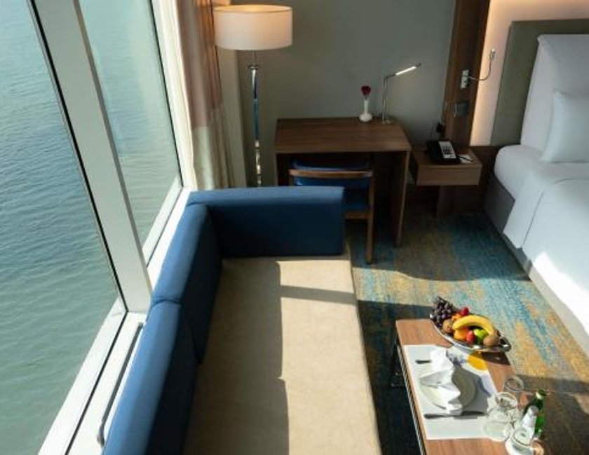 Habitación doble Vista Mar Business Sofá Cama incluido 1 Cama doble del hotel Novotel Jazan. Foto 3
