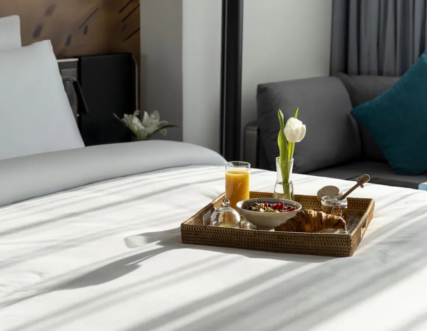Habitación cuádruple Superior Vista ciudad 4 camas individuales del hotel Novotel Makkah Thakher City