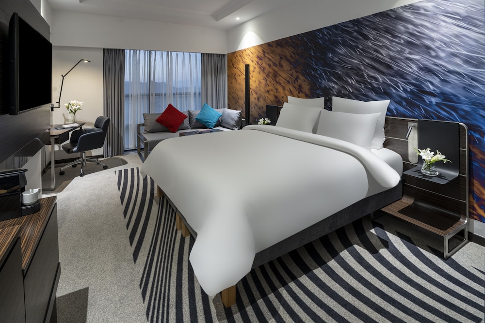 Suite Junior con 1 cama kingsize del hotel Novotel Makkah Thakher City. Foto 1